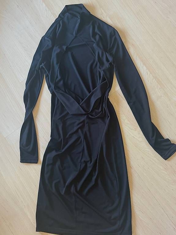Vestiti: Rückenfreies Schwarzes Kleid – Usato da Emmen venduto da rossellamalito 1