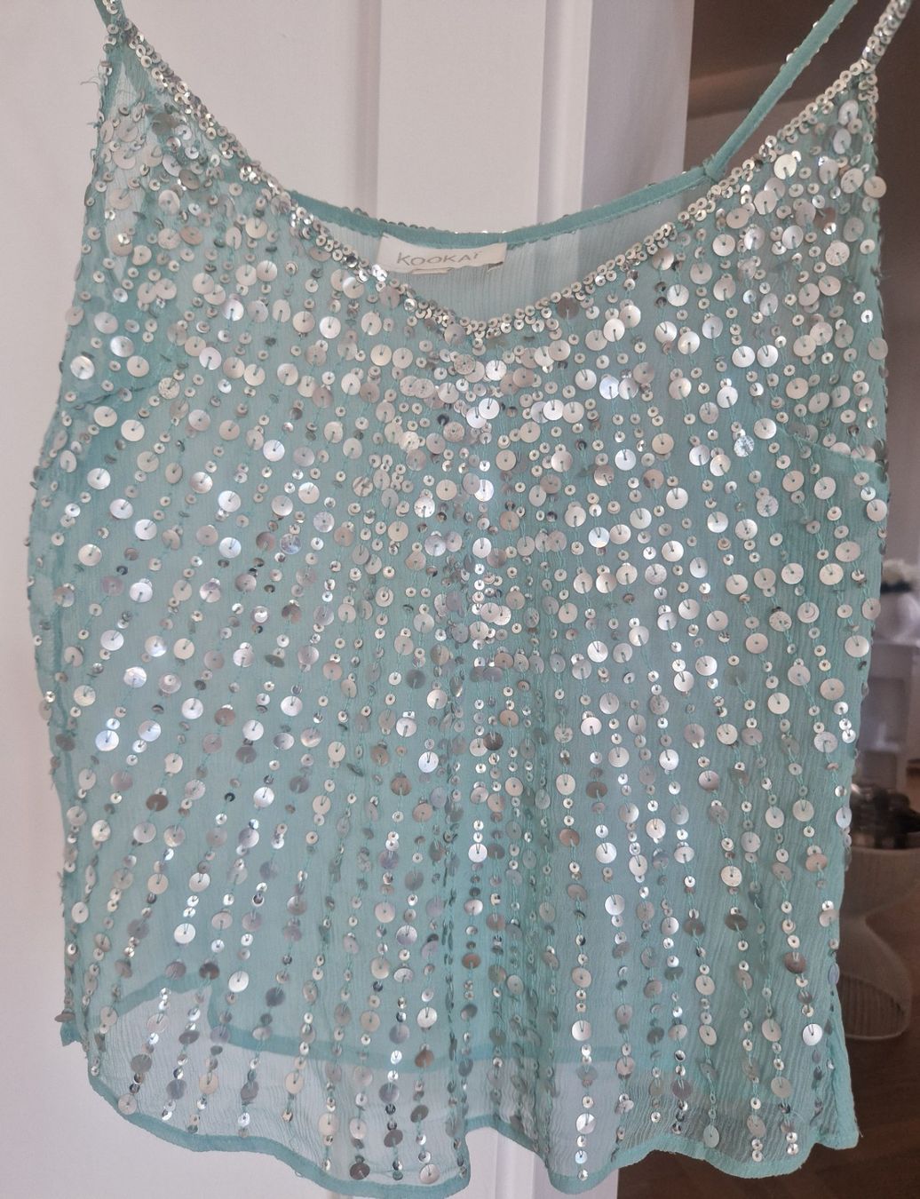 Kookai Top: Seidentop mit Pailetten in Grösse 34 – Nuovo (secondo la descrizione) da Küsnacht ZH venduto da 2011_ 2