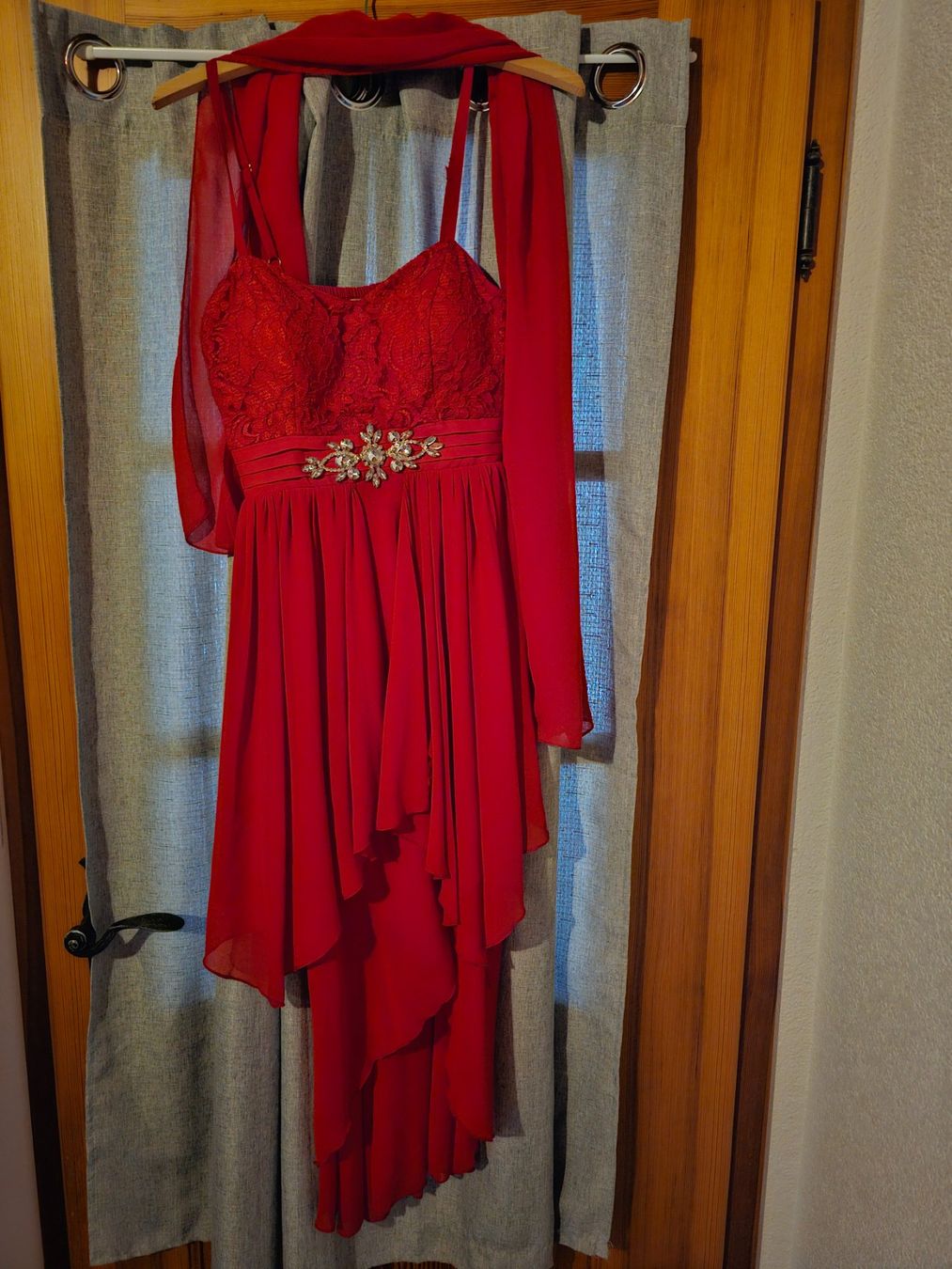 Robes: Kleid Elegant Gr36 – D'occasion à Bad Zurzach par camasp