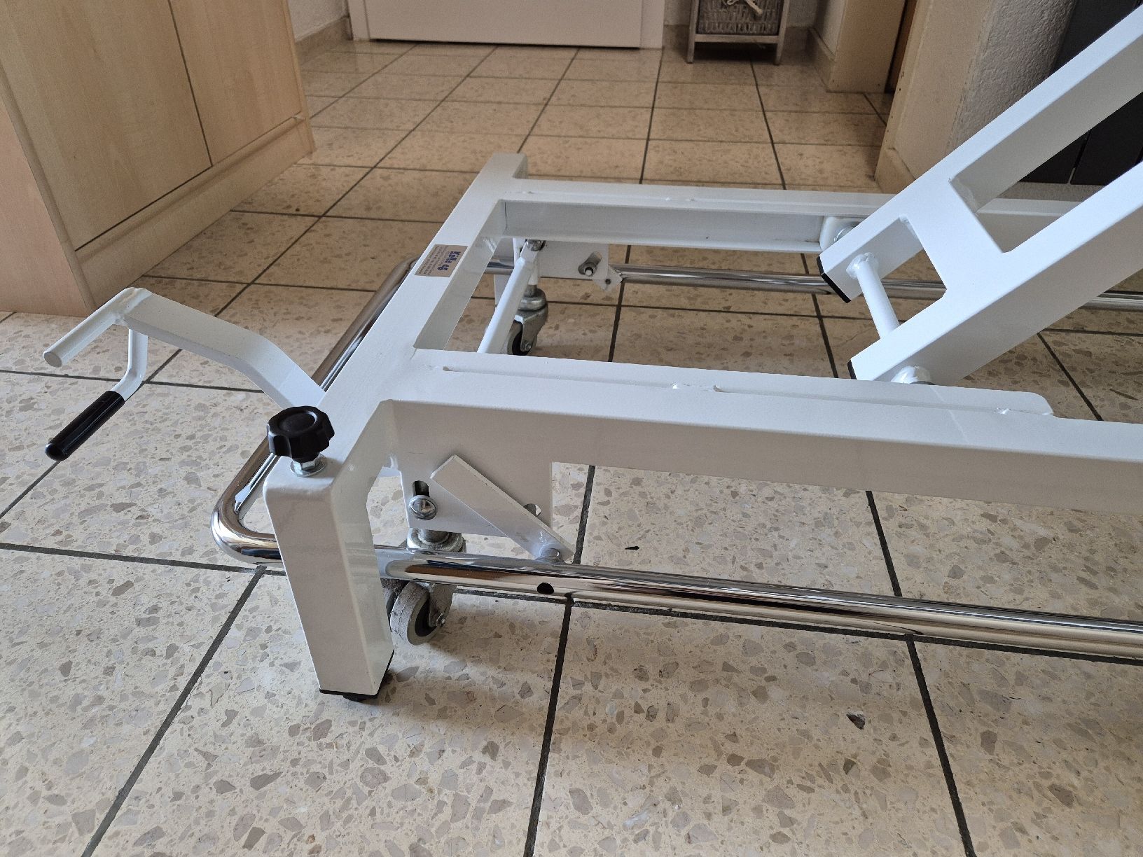 Lettini & sedie per cosmetici: Elektrische Massageliege mit Zubehör – Usato da Gretzenbach venduto da dylan_lmd 3