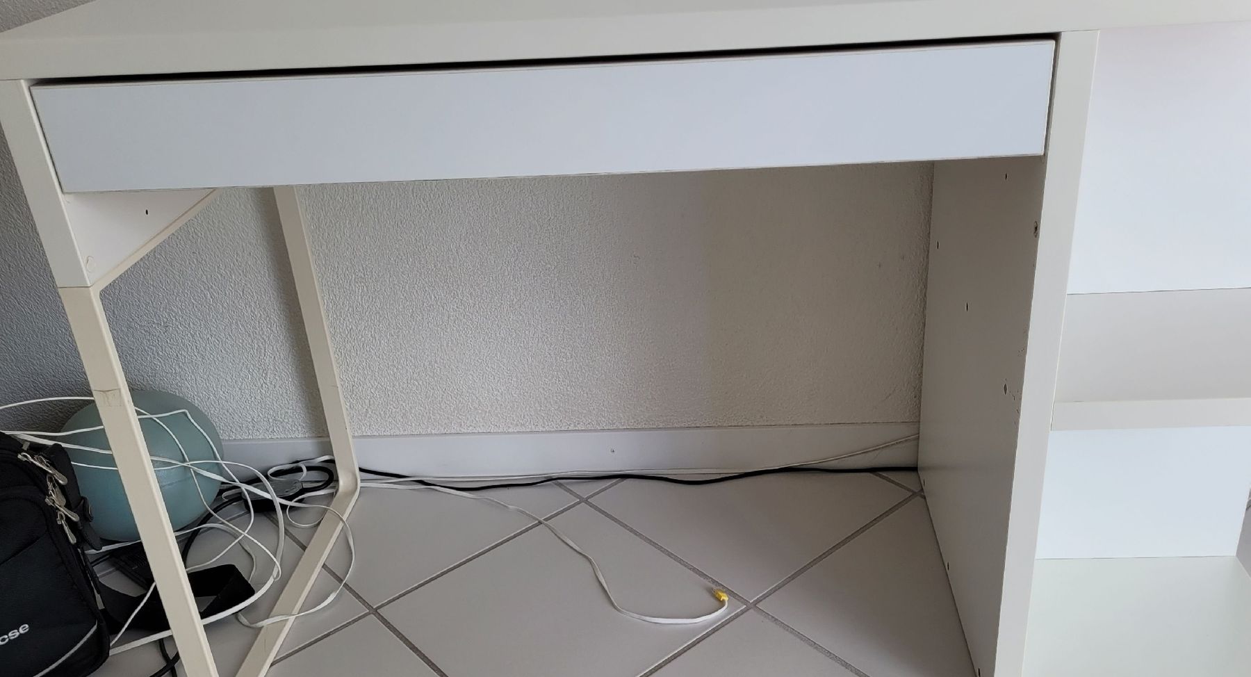 Ikea Scrivanie: IKEA Kallax Shelf Unit - Perfect Storage Solution! – Usato da Bubikon venduto da izo_5ckz