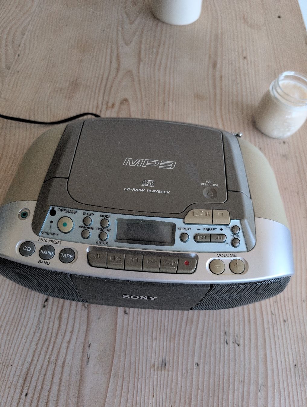 Sony Systèmes audio & multimédias: CD und Kassetten Player Sony – D'occasion à Bern par oscarinho