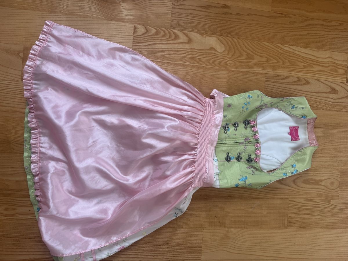 Robes: Kleid Blumenmuster Grösse rosa grün – D'occasion à Therwil par massimo_gino