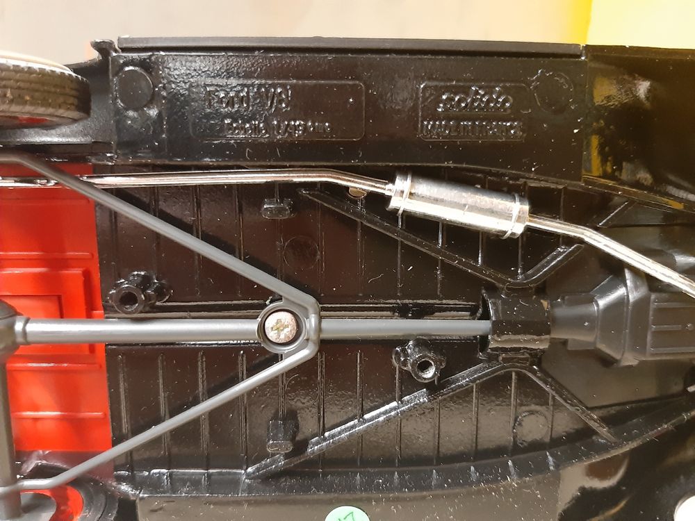 Solido , camion pompier Ford V 8 5