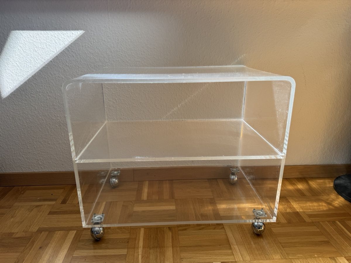 Tavoli: Beistelltisch transparent auf Rollen – Usato da Aarau venduto da alinaxiv