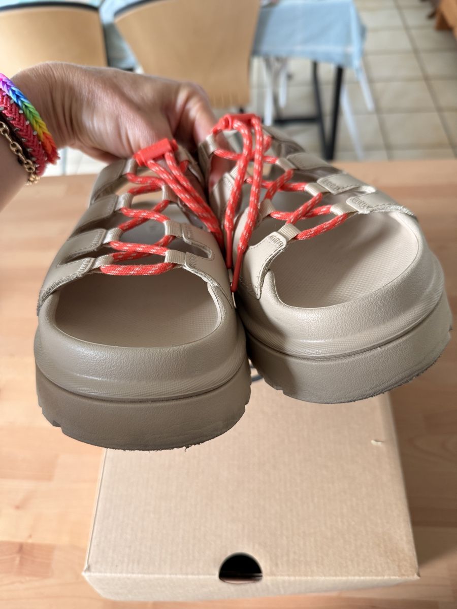 Ugg Damenschuhe: UGG golden glow sandals  – Neu (gemäss Beschreibung) aus Allschwil von let_s2d9 5
