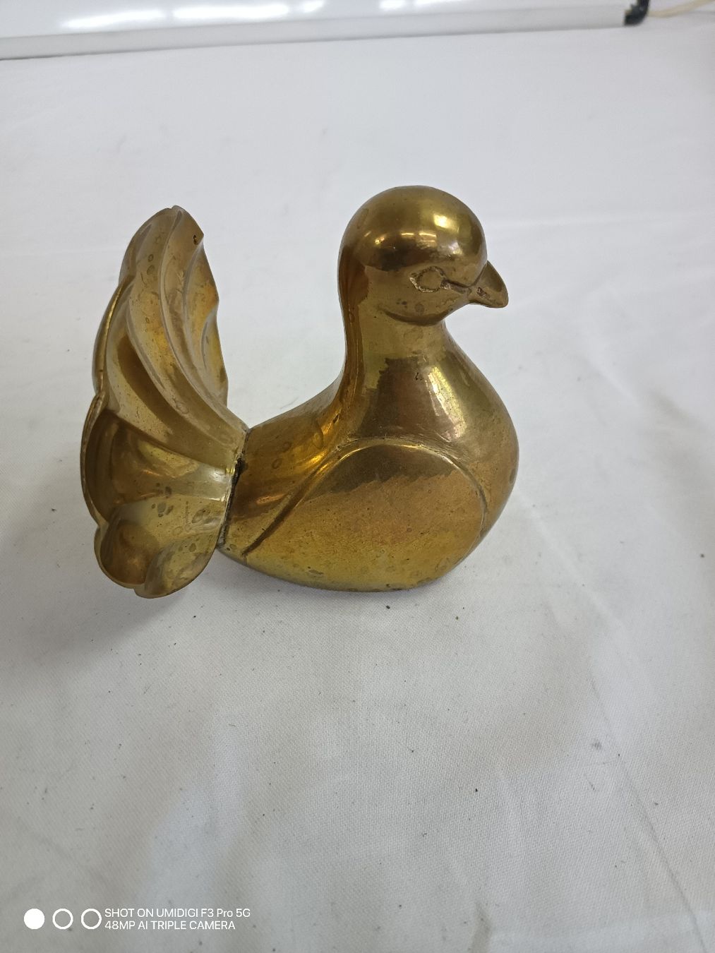 Figurines: Messing Tauben Goldfarben Buchhalter oder Dekoration  – D'occasion à Aarwangen par to-hirschi 2