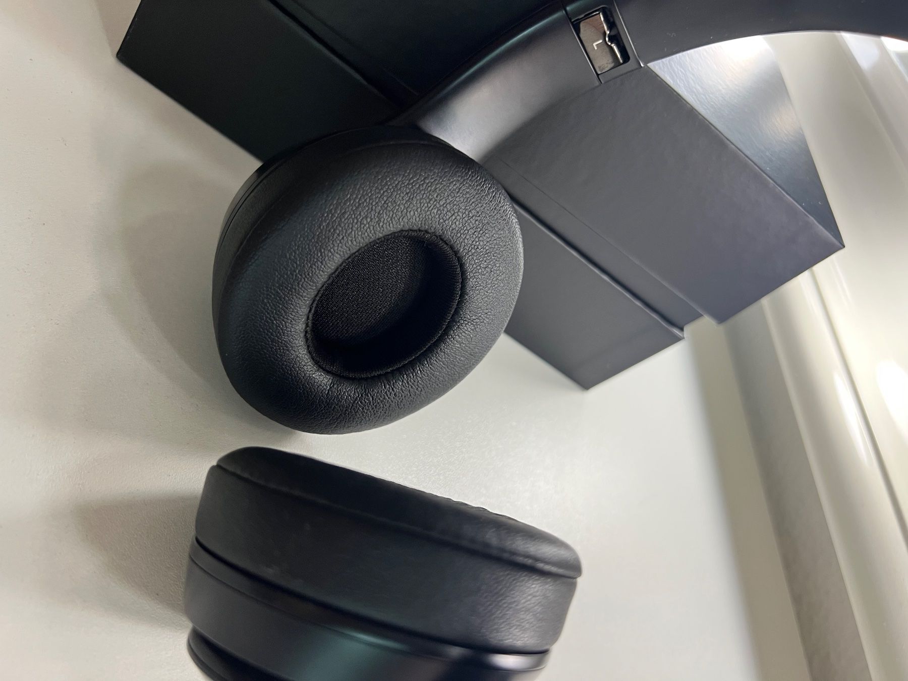Beats Kopfhörer: Beats Solo3 Wireless in Schwarz – Gebraucht aus Schlieren von Kikkixx 1