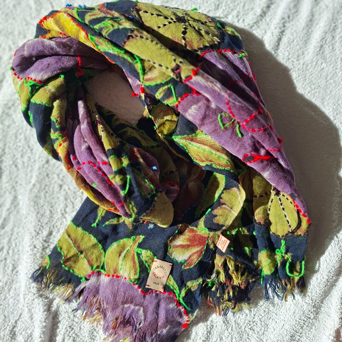 Foulard & Sciarpe: Dekorativer Schal – Usato da Stäfa venduto da meridianum