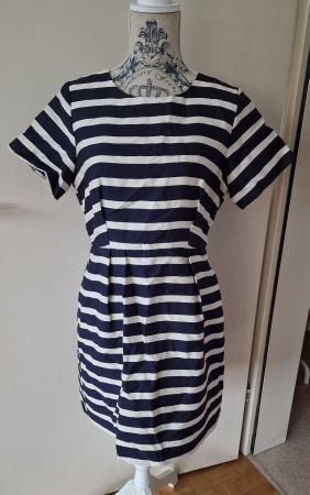 H&M | Elegantes Kleid gestreift