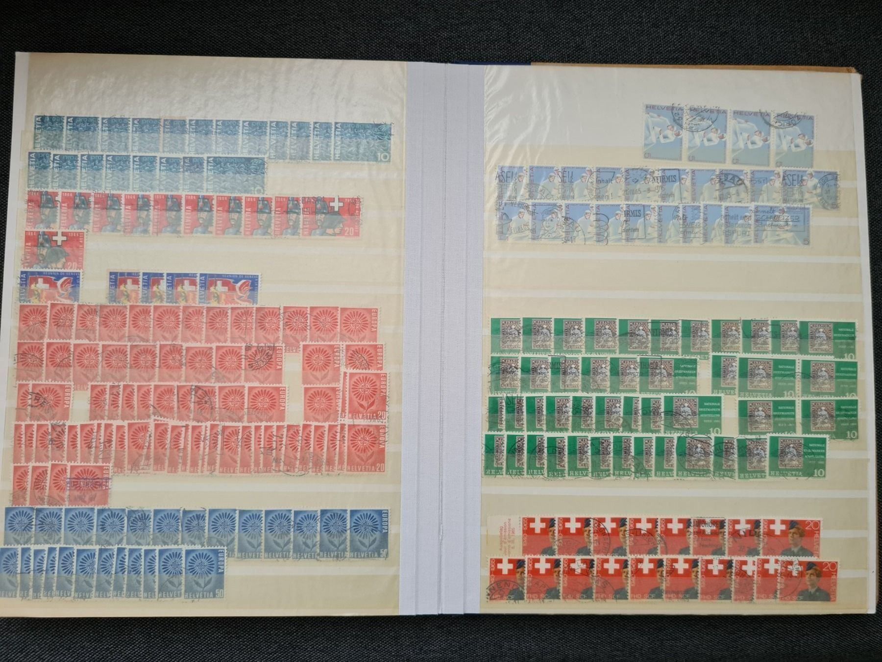 Tous les timbres: Briefmarkenalbum mit div. Marken – D'occasion à Weinfelden par michaelino 7