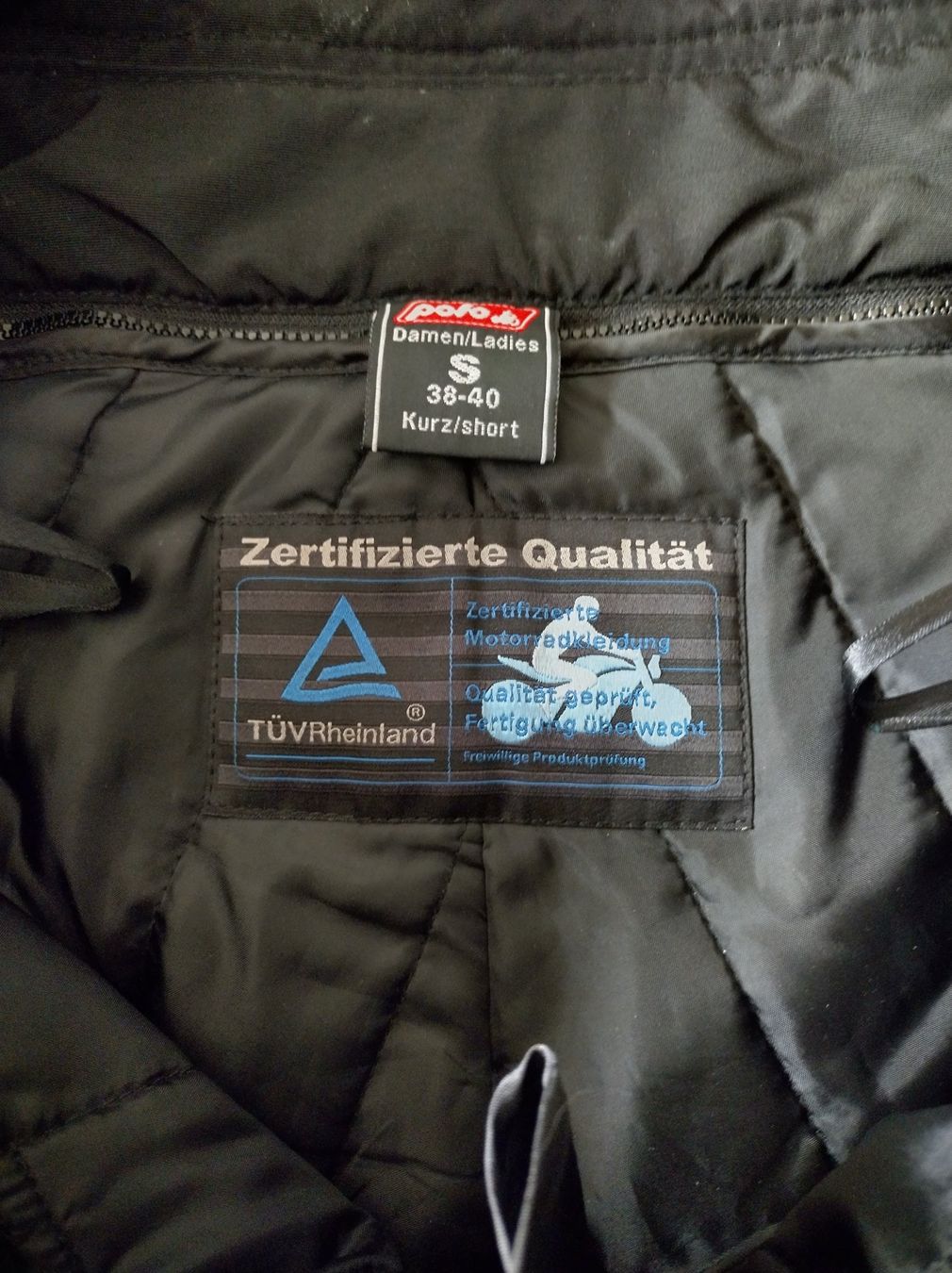 Lotti di vestiti: Motorradbekleidung – Usato da Altbüron venduto da bestatter12 5