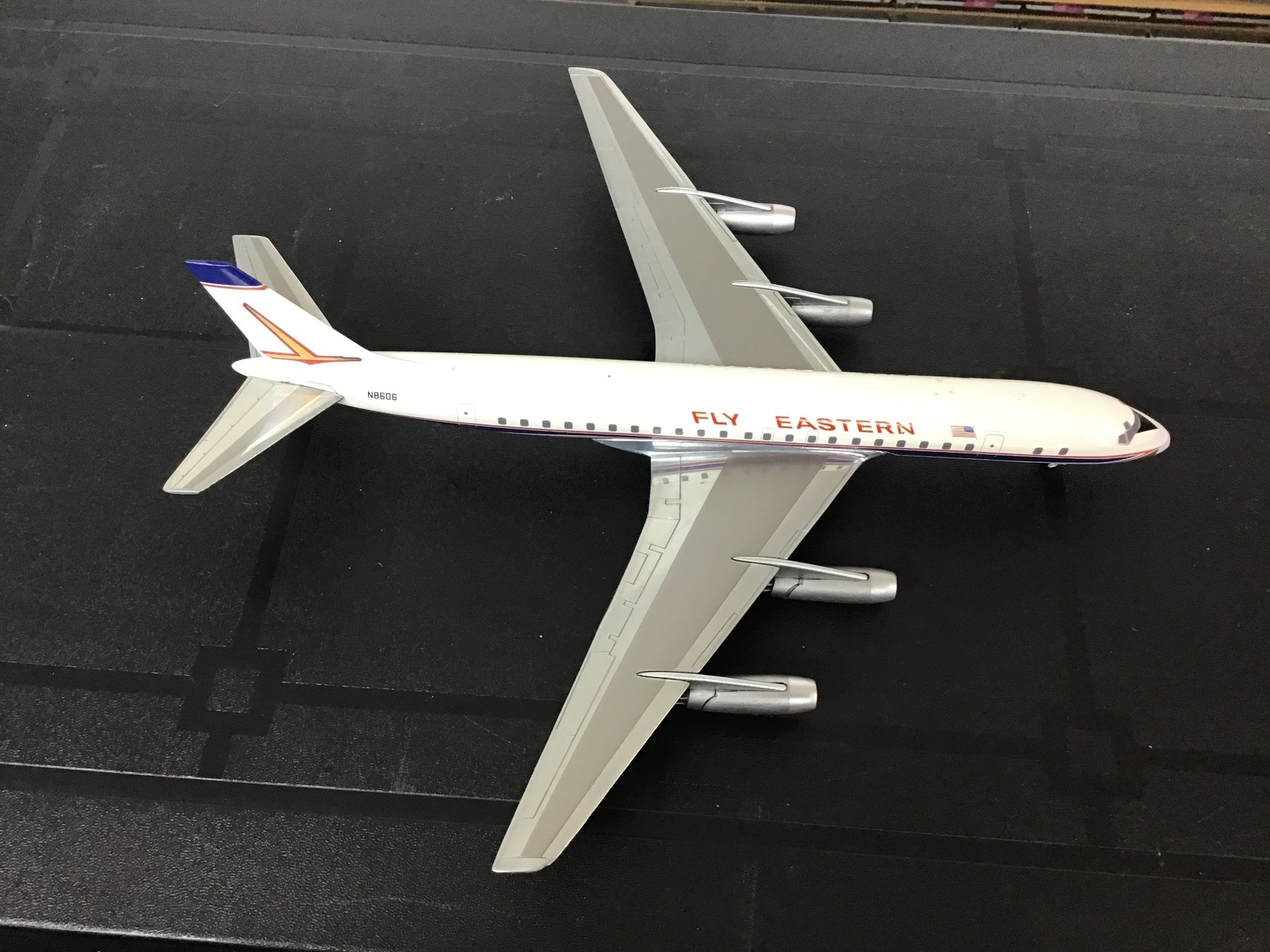 McDonnell Douglas Kit di modellismo & Modellini statici: Flugzeug Modell DC-8-61 Fly Eastern, 1:200, OVP! – Nuovo (secondo la descrizione) da Männedorf venduto da Modelle-aller-Art 1