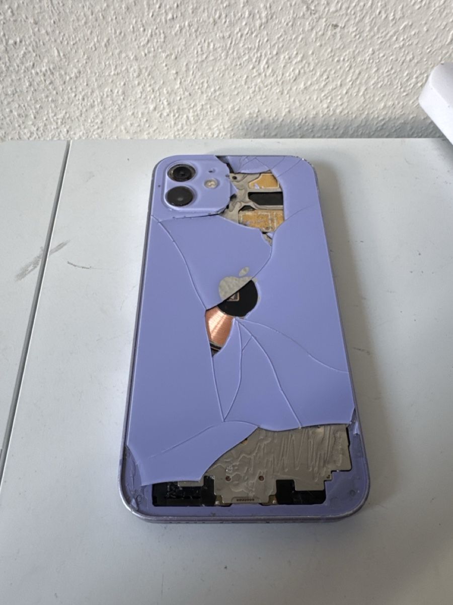 Apple Telefoni cellulari / Smartphones: iPhone 12 Cassé  – Difettoso da Nyon venduto da piv_5qhc 1