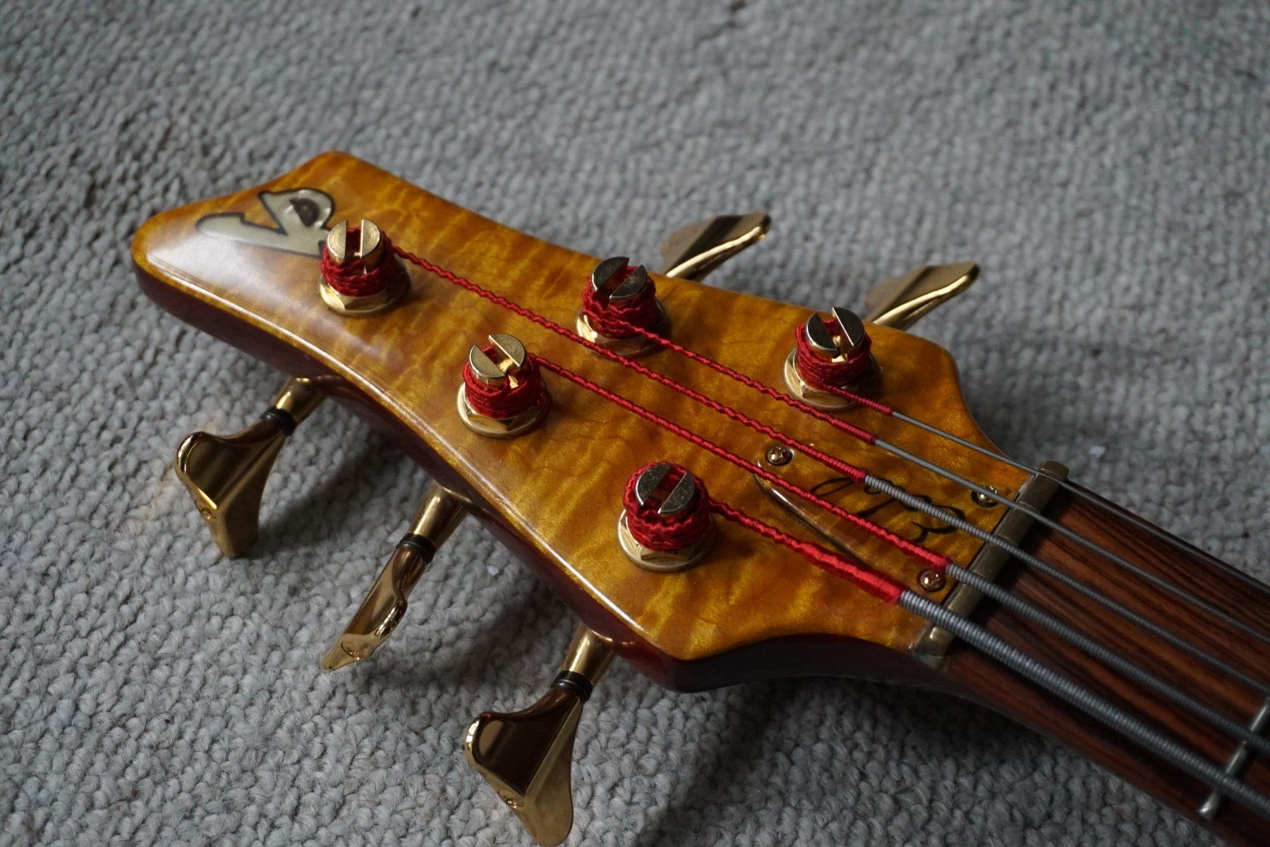 Strumenti musicali: Vadim handmade custom 5-String Bass ***HANDMADE IN CANADA*** – Usato da Ortschwaben venduto da Musictrade 6