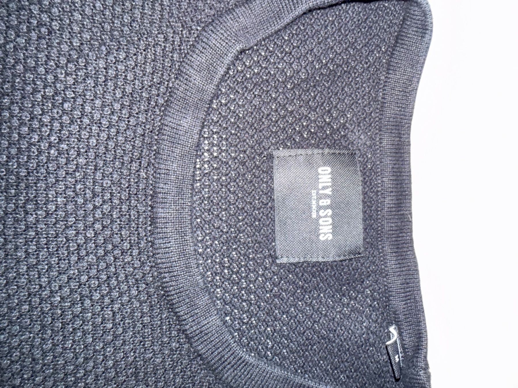 Pullover & Sweatshirts: Schwarzer Pulli – Gebraucht aus Suhr von sel_w2yg 3