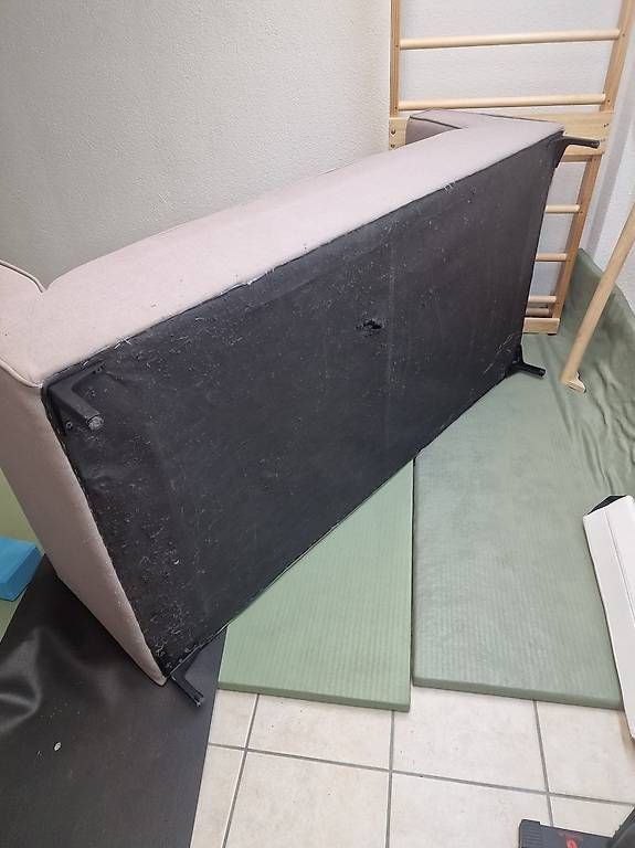 Sofas: Gebrauchtes Sofa gratis – D'occasion à Bern par AdorableGerbil 2