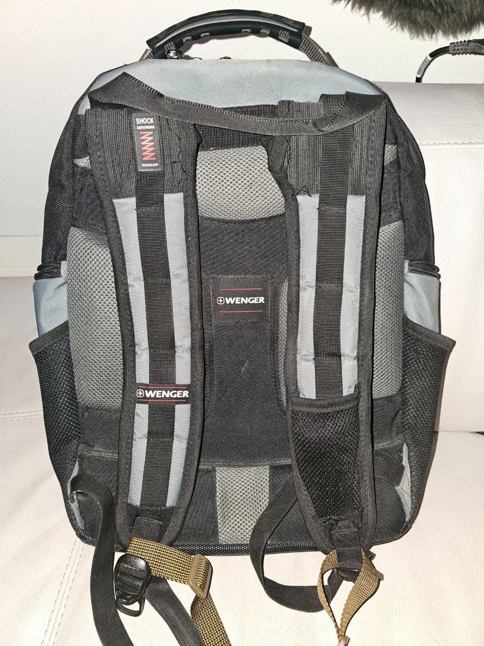 Wenger Rucksäcke: Wenger Rucksack schwarz grau – Gebraucht aus Vira (Gambarogno) von zaubernuessli 1