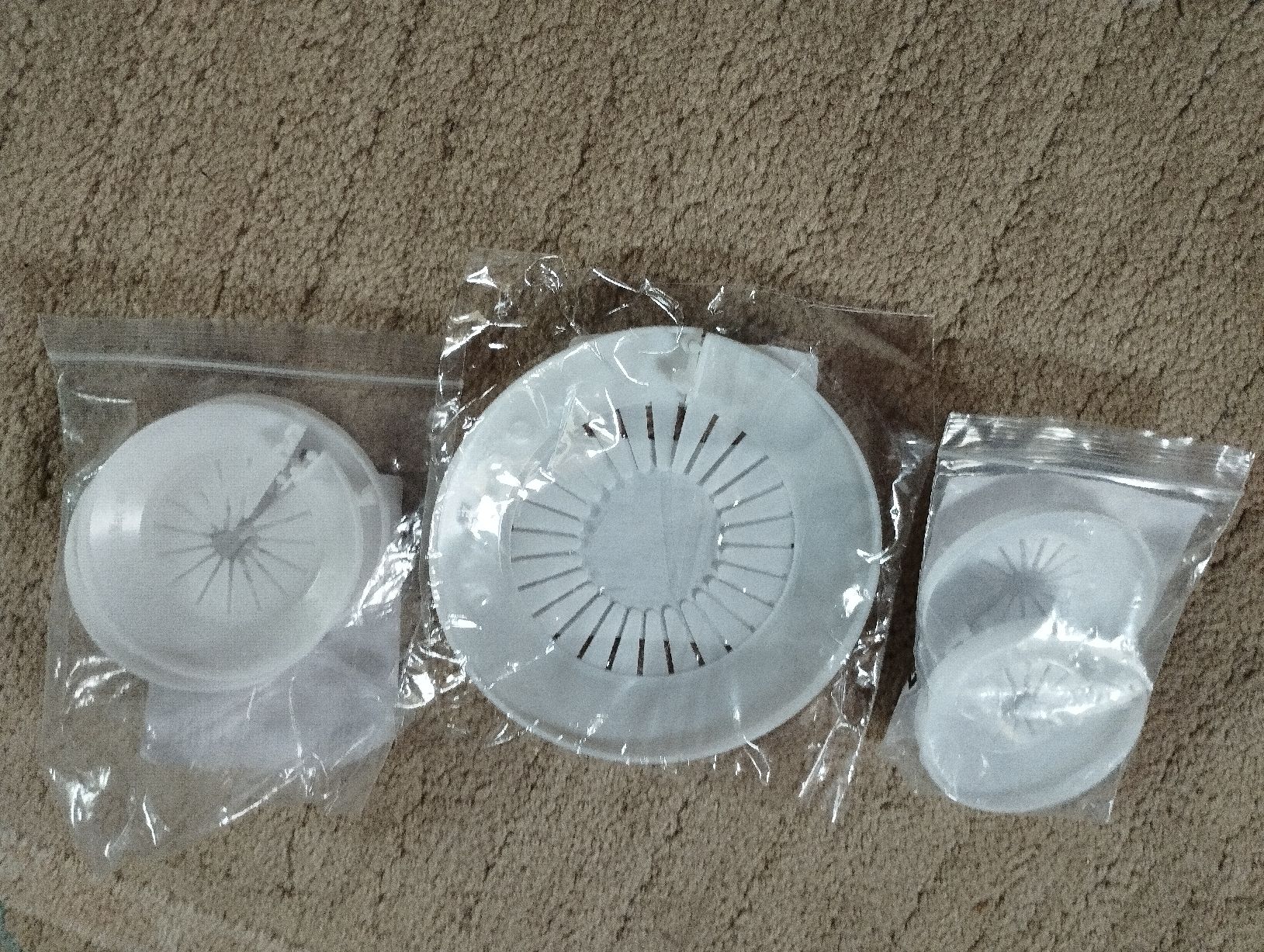 Alle Dekorationen: Rohrabdeckung, 2.9 cm Innen, Aussen 5.9 cm – Neu und originalverpackt aus Ostermundigen von Dinge1
