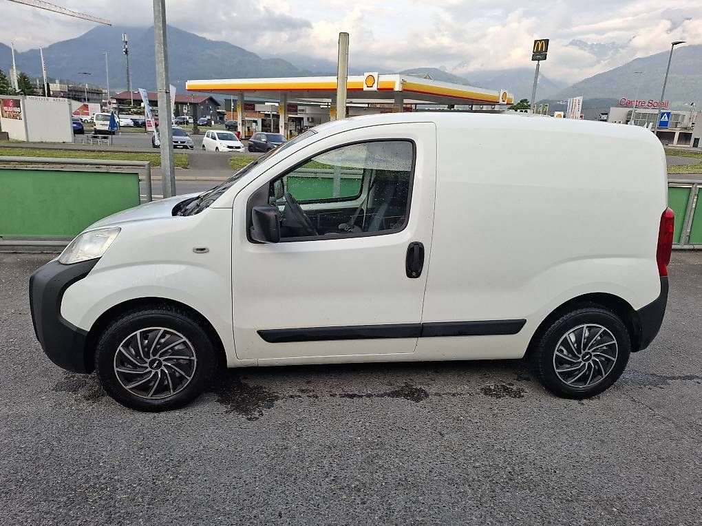 Veicoli commerciali:  Peugeot Bipper utilitaire – Usato da Collombey venduto da fsi_kz98