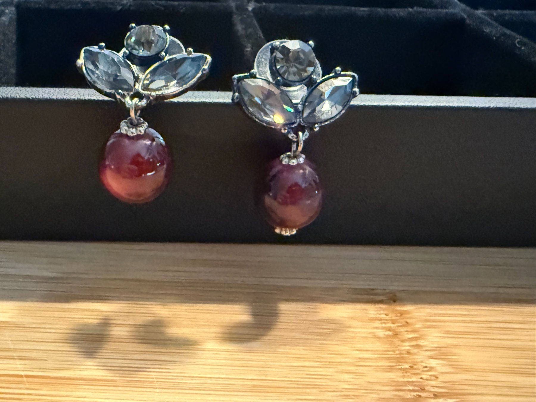Orecchini pendenti & Orecchini a lobo: Modeschmuck - Ohrringe mit roter Perle und Glassteinen – Usato da Basel venduto da zukk_ 2