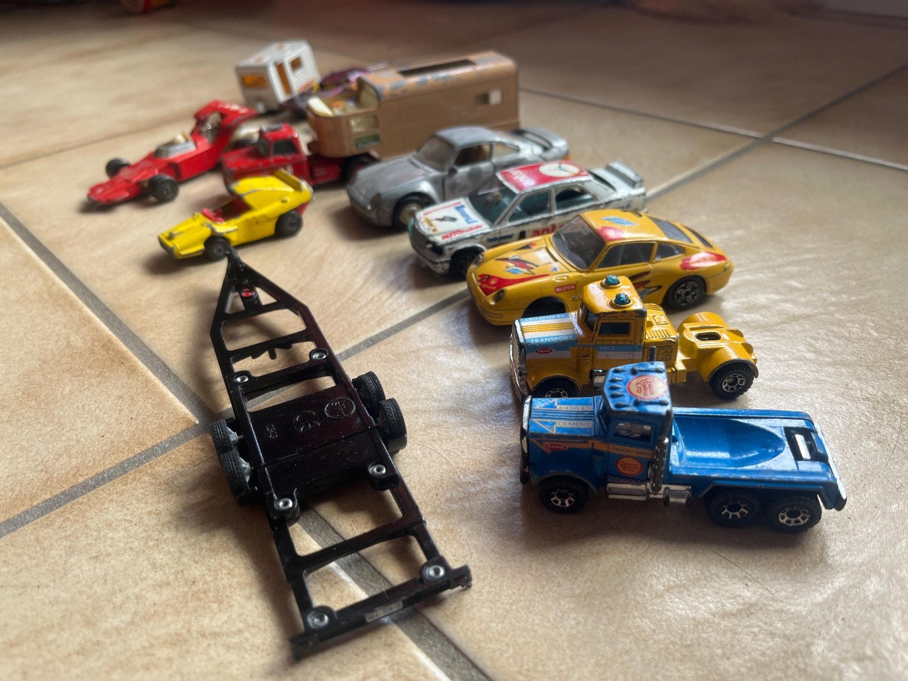 Bburago Modellini d'auto: Lot de modèles réduits BURAGO, MC Toy, SIKU, MATCHBOX... – Usato da Vernayaz venduto da Darkfrost 2