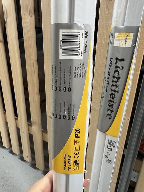 Ancore: Lichtleiste 1223 x 32 x 53mm – Usato da Wallisellen venduto da van_7rhj 2