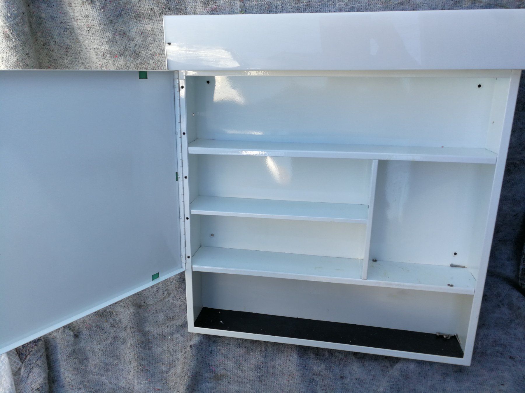 Schneider Armadietti a specchio: Spiegelschrank Schneider – Usato da Spreitenbach venduto da Space_X 5
