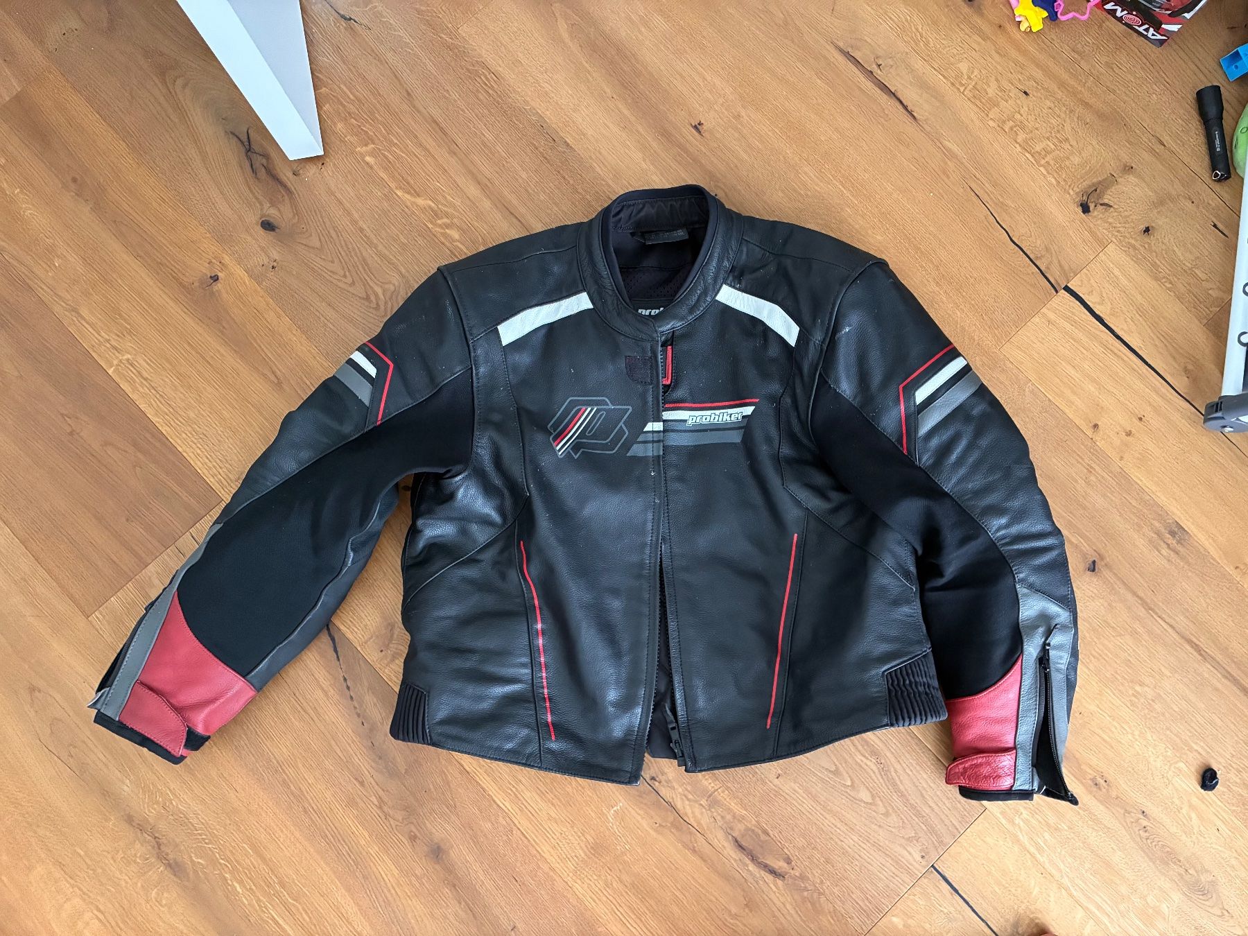 Costumes: Motorrad Leder kombi – D'occasion à Eichberg par BrendonR 1