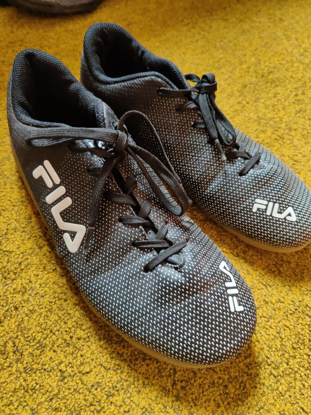Fila Schuhe für Jungen: Fila Hallenschuhe gr 41 – Gebraucht aus Degersheim von HariOm 1