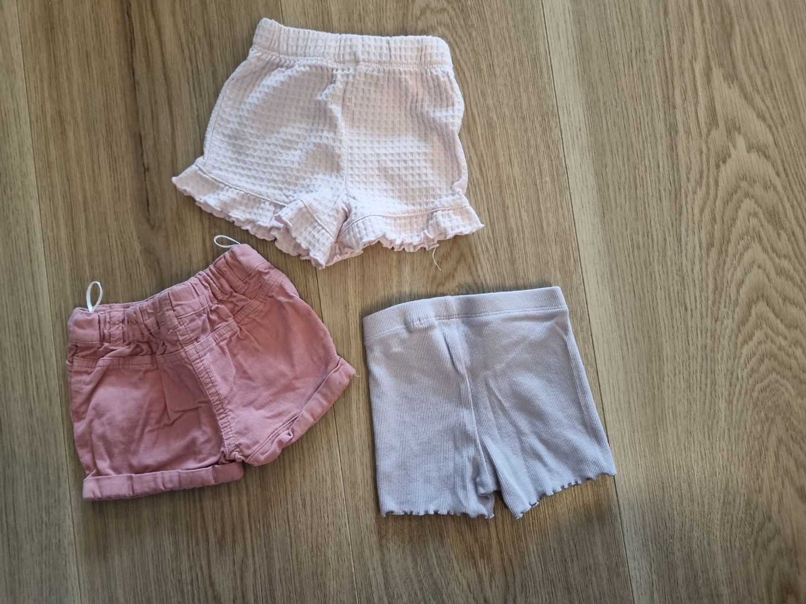 Pantaloni: 3 Shorts/kurze Hosen 68 – Usato da Unteriberg venduto da ste_ruh 1