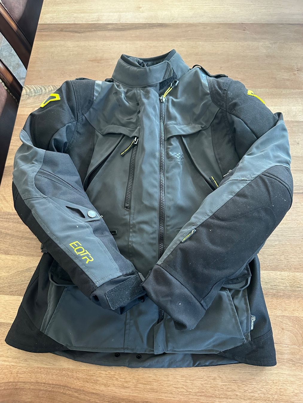 Giacche: Macna Motorradjacke, Grösse 36, oder Grösse S, Schwarz/Grau – Usato da Boswil venduto da Roy67