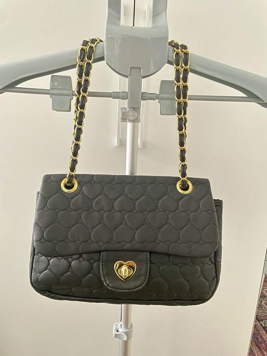 Taschen für Damen: Schwarze Handtasche mit goldener Kette & Herzchen – Gebraucht aus Zürich von MarciaBraz