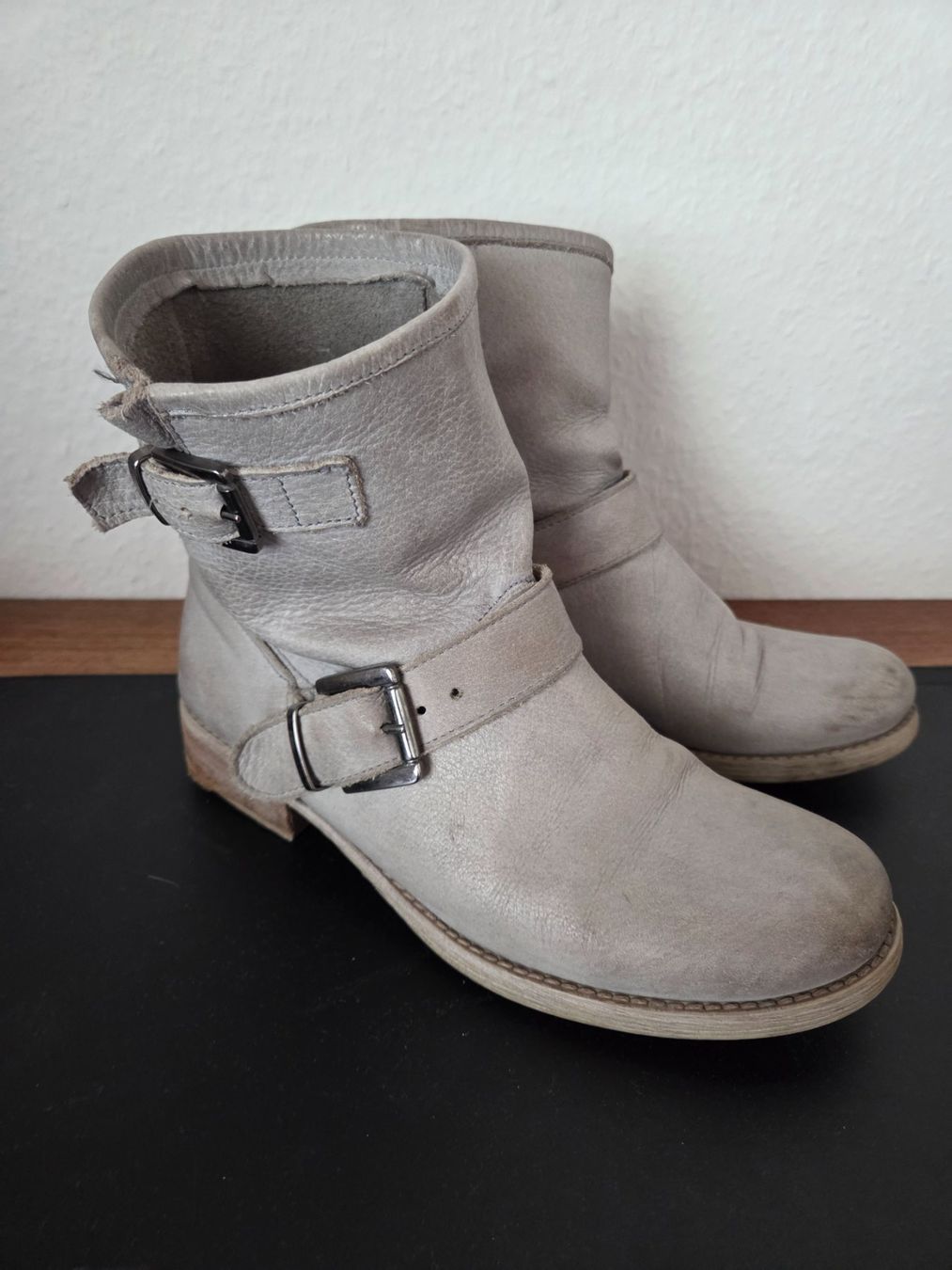 Scarpe da donna: Handmade Stiefeletten Leder grau – Usato da Zürich venduto da Stephs13 1