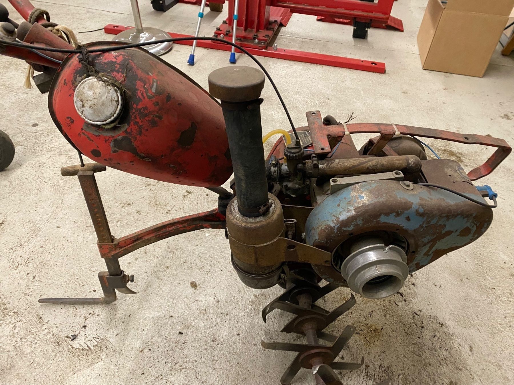 Alle Maschinen: Oldtimer Bodenfräse – Defekt aus Frauenfeld von .BOO. 2