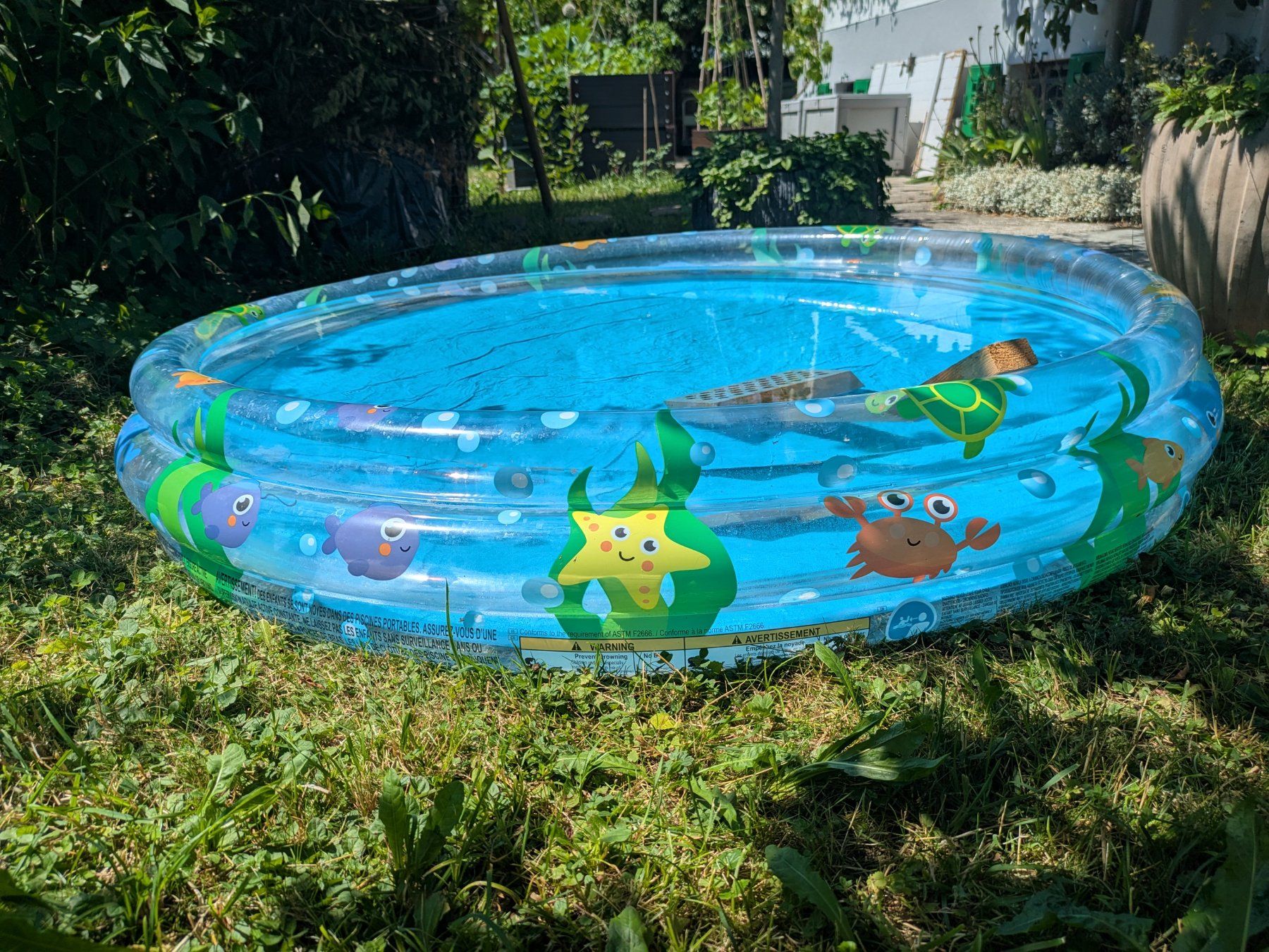 Schwimmbad: Plantschbecken - Kinderbecken – Defekt aus Erlenbach ZH von Skalina
