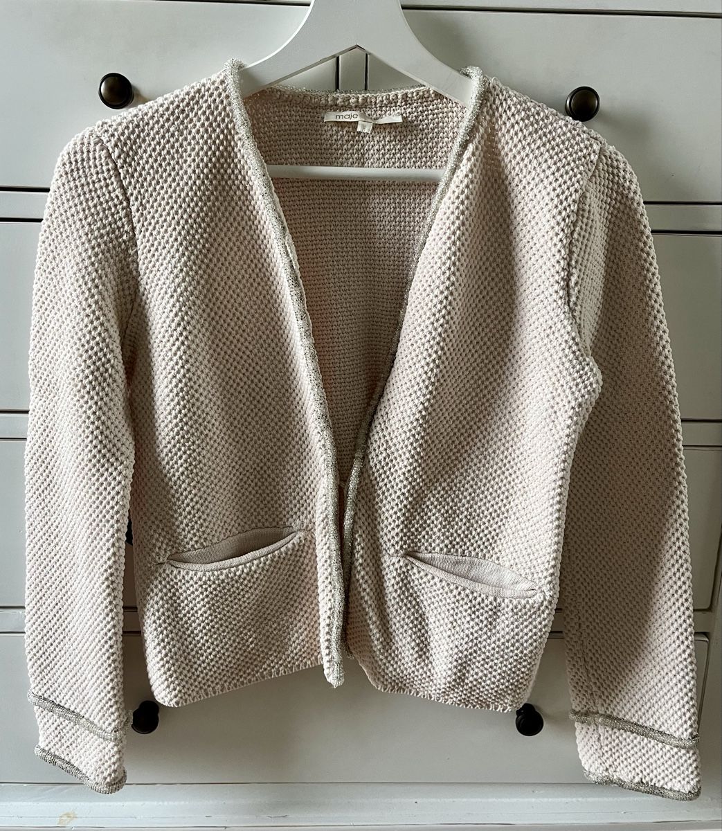 Maje Giacche: MAJE Strickjacke Beige Gr. 1, Perlenbordüre – Usato da Pfäffikon SZ venduto da humming-bird 1