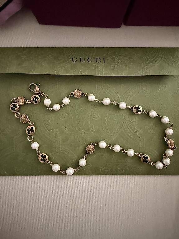 Colliers: Gucci-Ohrringe mit Halskette  – D'occasion à Kloten par ann_b29x
