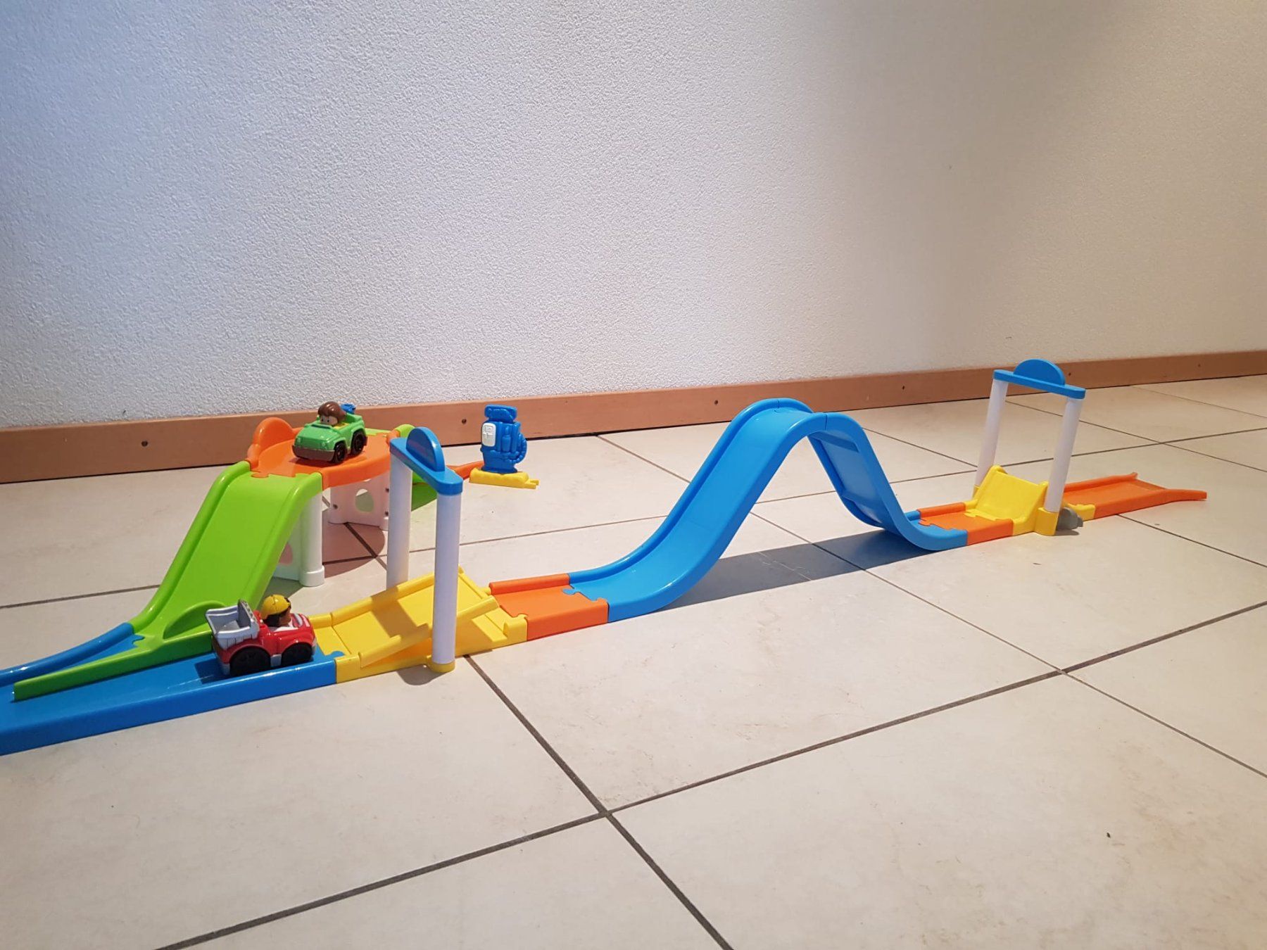 Rennbahnen: Circuit avec voitures - jeu enfant – Gebraucht aus Villars-sur-Glâne von Mark_988 2