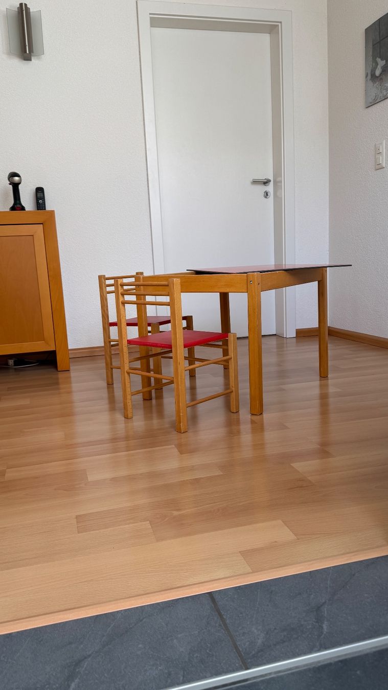 Giocattoli: Kinderspieltisch mit 2 Stühlen – Usato da Magden venduto da Godi45 2