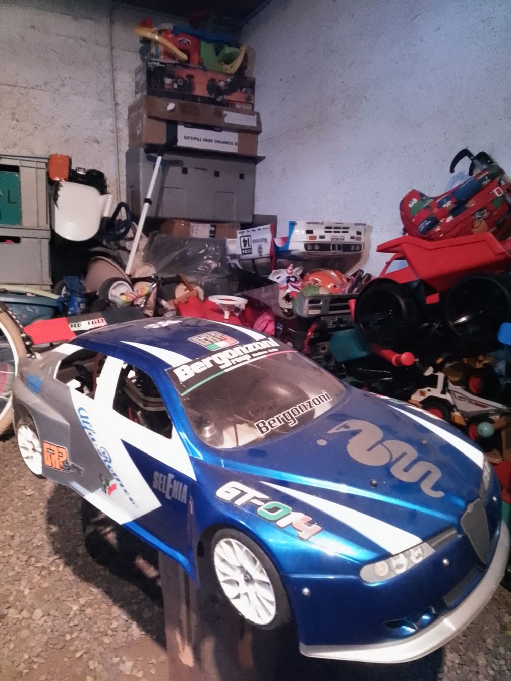 Modellismo RC: RC Nitro Car – Usato da Biel/Bienne venduto da RC-Modellsport