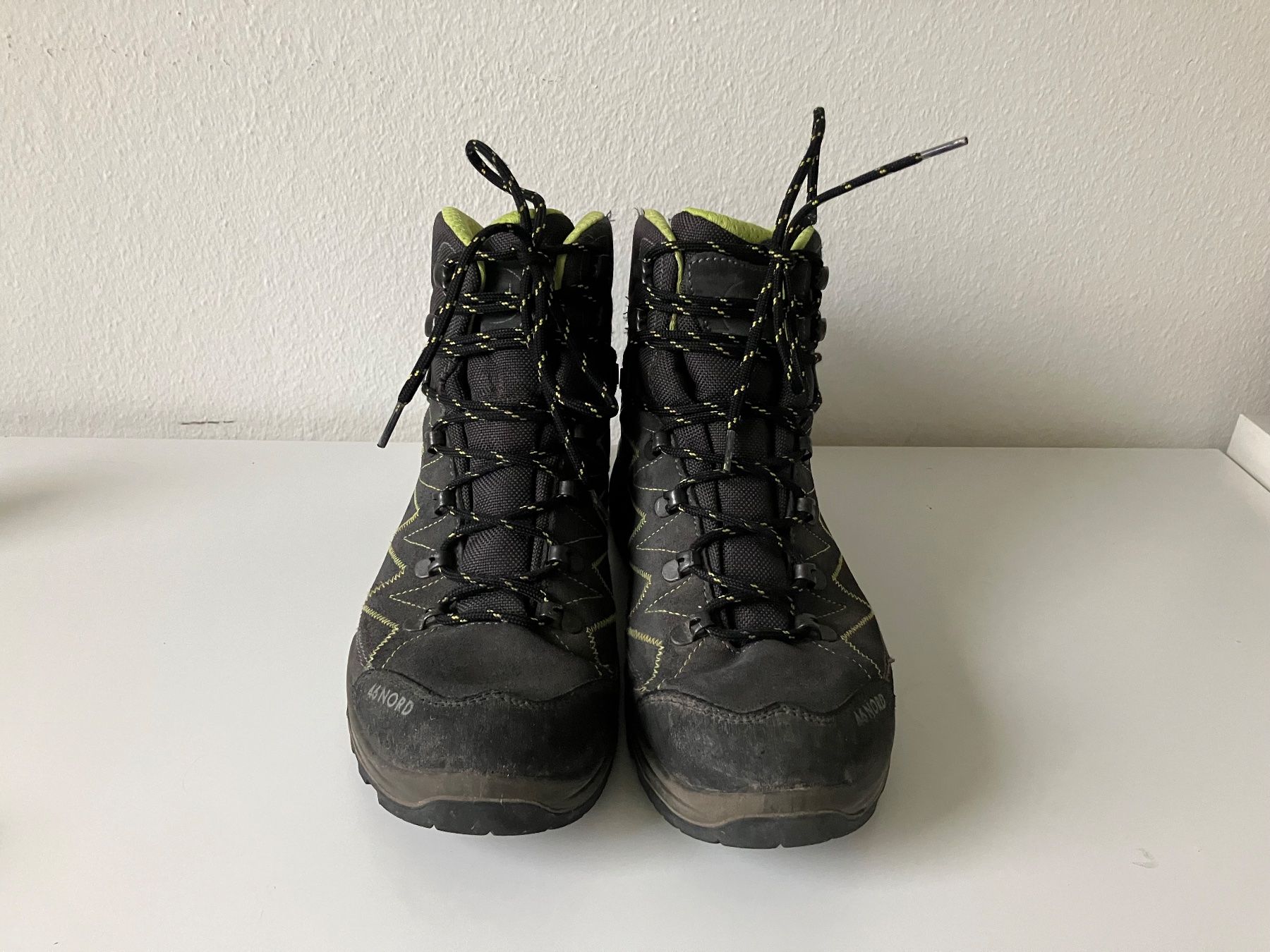 46 Nord Scarpe da uomo: Wandreschuhe 46 NORD - Grosse 44 – Usato da Riehen venduto da Philips26 7
