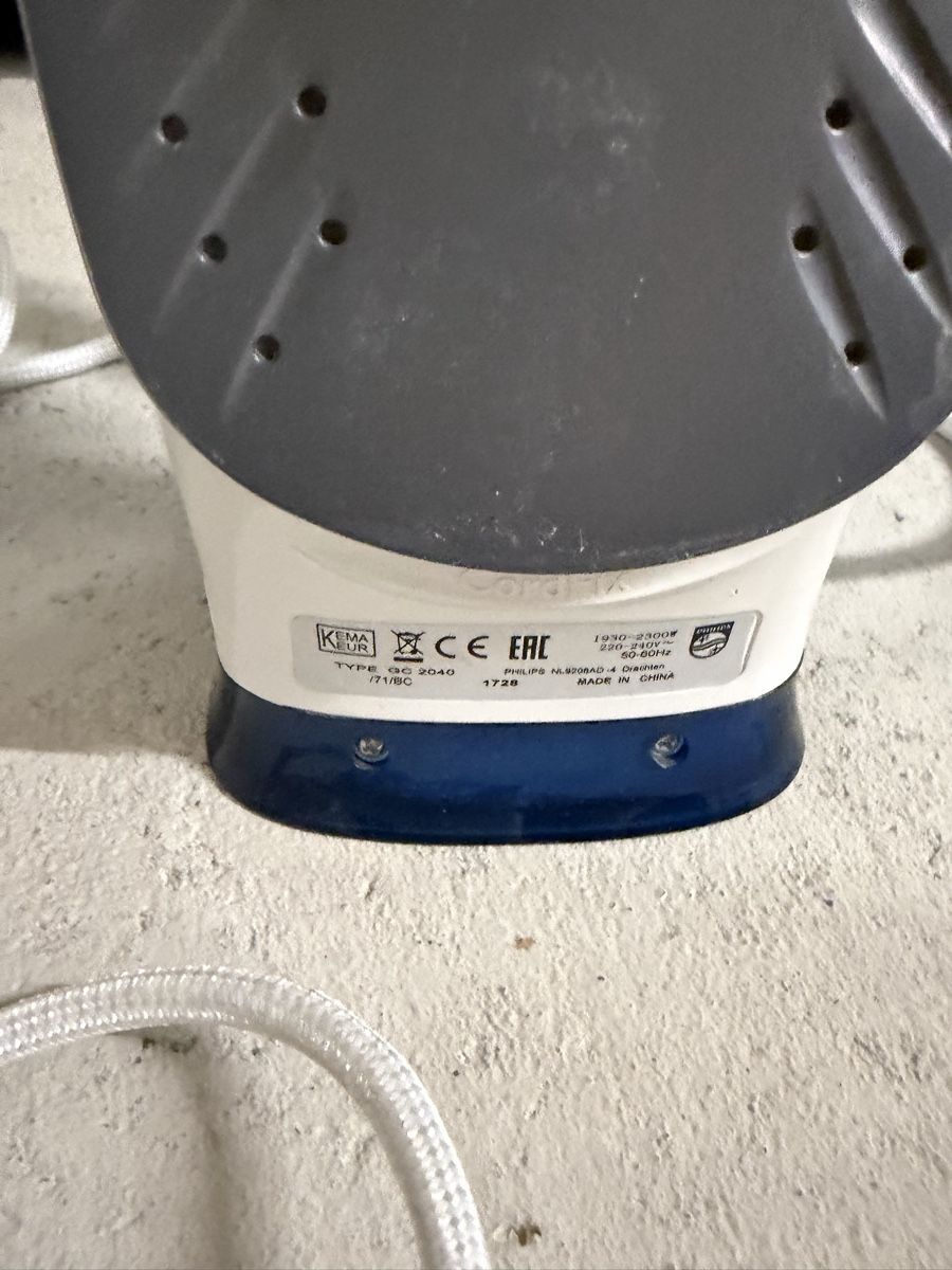 Philips Ferri da stiro: Philips Dampfbügeleisen EasySpeed Plus GC 2040 – Usato da Wettingen venduto da rschibli01 3