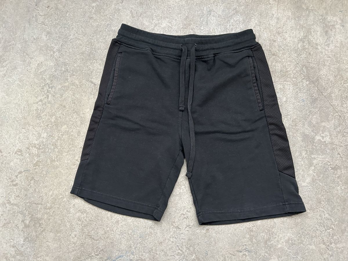Lotti di vestiti: 2Schwarze Shorts, Grösse M – Usato da Strengelbach venduto da Xycy 1