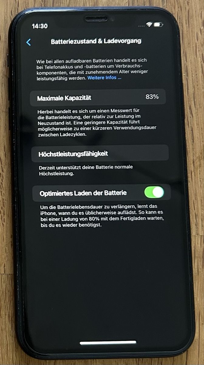 Apple Portables: iPhone XR, schwarz, 256 GB – D'occasion à Schönenbuch par Bunkerfuchs 3