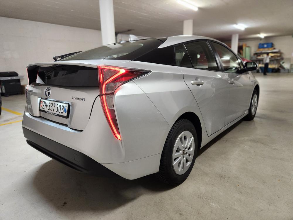 *Toyota Prius Hybrid, mit 68.000KM