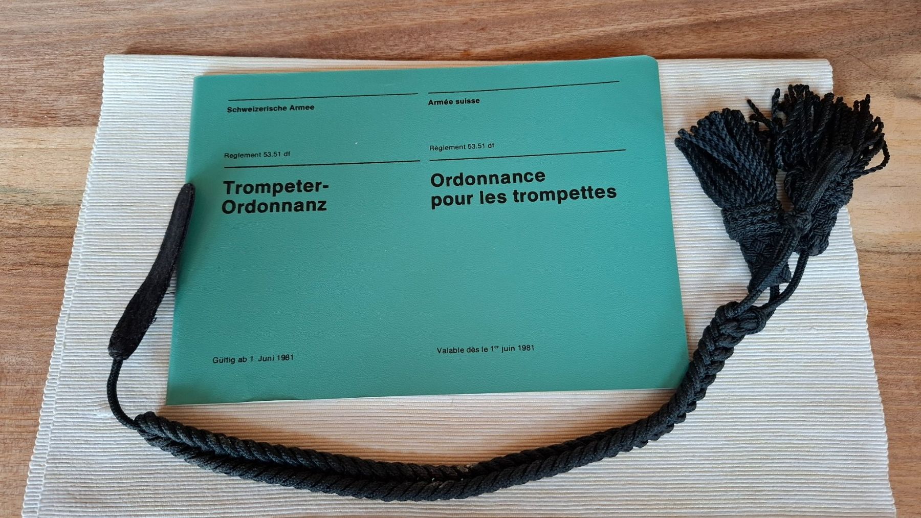 Libri: Schweizer Armee: Trompeter Ordonnanz + Troddel, Top! – Usato da Lützelflüh-Goldb venduto da Hugro1