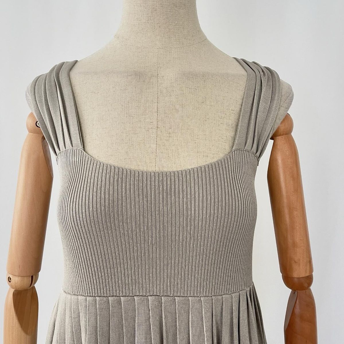 Vestiti: JOSEPH New Silk Dress – Nuovo (secondo la descrizione) da Emmen venduto da Avviivva_Com2023 1