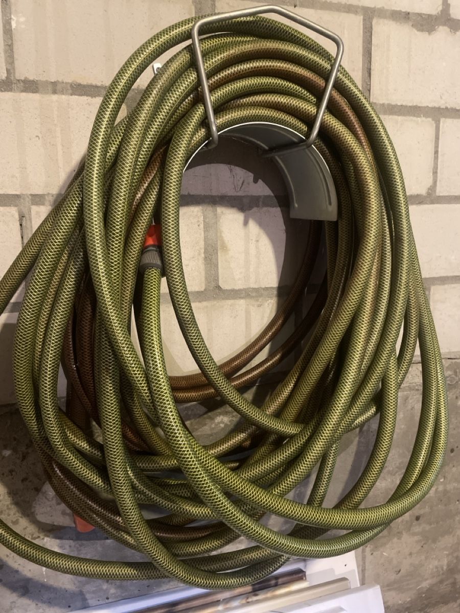 Rohre & Schläuche: Gartenschlauch 27m – Gebraucht aus Freidorf TG von ibipatria