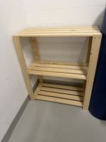 Holzregal